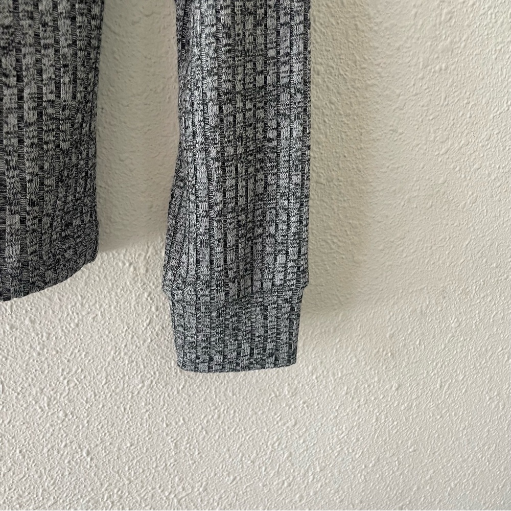 Men’s Sweater - Picture 10 of 12